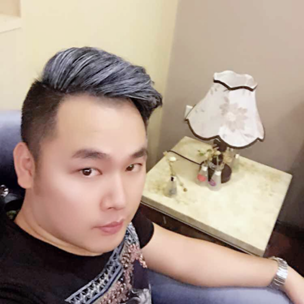 王江华+美容美发与造型(美发)+佛山芭顿造型连锁机构总经理.png 王江华+美容美发与造型(美发)+佛山芭顿造型连锁机构总经理.png