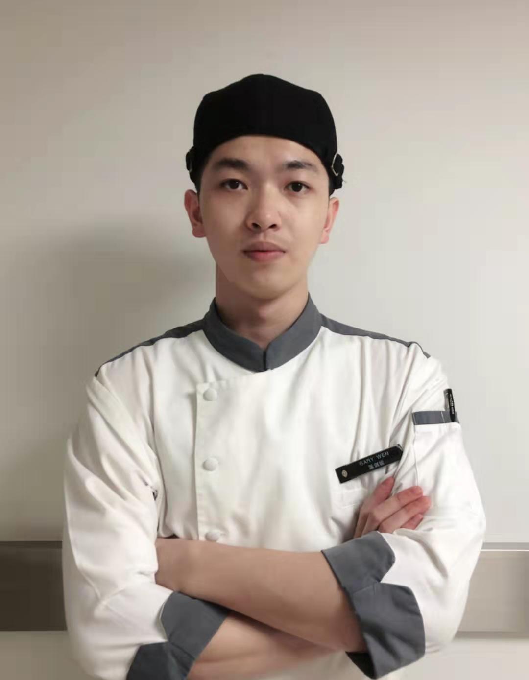 4-温剑锐 13级西餐制作与调酒技术 中技-广州新世界酒店 饼房副厨师长.jpg 4-温剑锐 13级西餐制作与调酒技术 中技-广州新世界酒店 饼房副厨师长.jpg